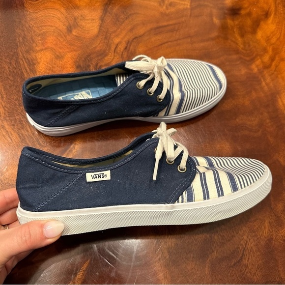 Vans Navy Blue and White Stripe Sneakers size 7 - Picture 1 of 8